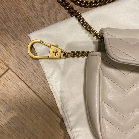 Gucci GG Marmont leather super mini bag - Picture 4 of 9